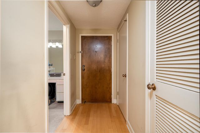 109 N Main St Apt 613, Memphis, TN 38103