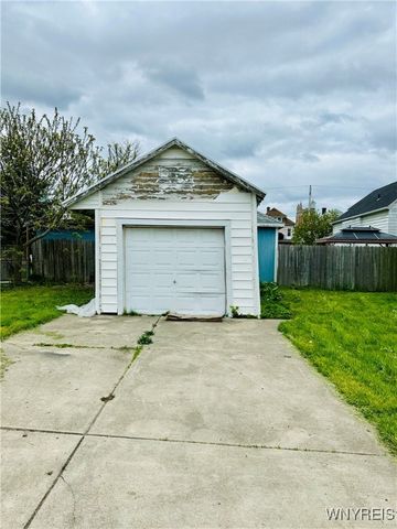 105 Hoerner Avenue, Cheektowaga, NY 14211