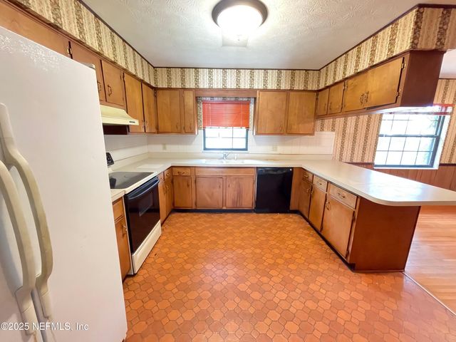 8263 CARAVELLE Drive, Jacksonville, FL 32244