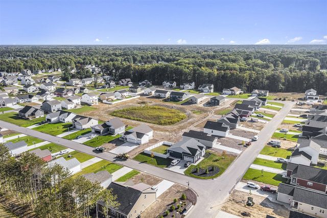 6185 S Bear Den Trail, Muskegon, MI 49444