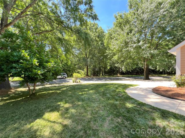 6501 Outer Bridge Lane, Charlotte, NC 28270