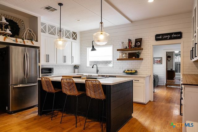 509 Hanover Street, Edna, TX 77957