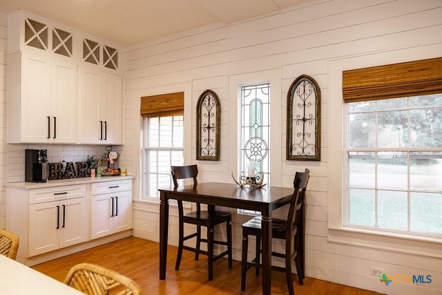 509 Hanover Street, Edna, TX 77957