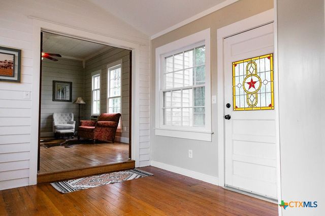 509 Hanover Street, Edna, TX 77957