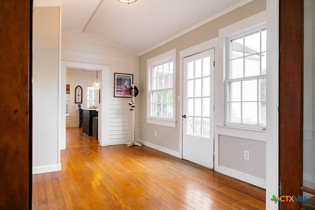 509 Hanover Street, Edna, TX 77957