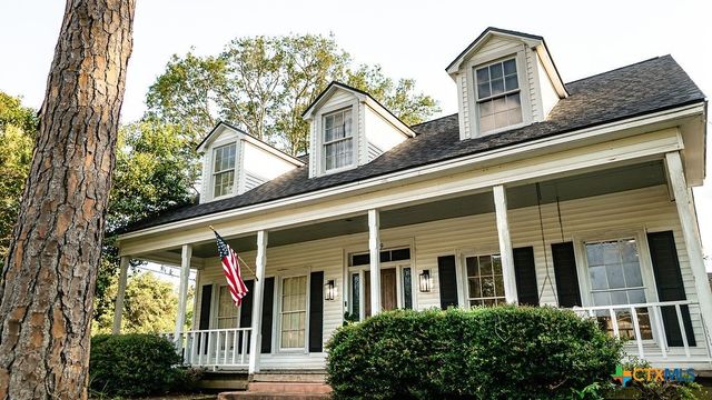 509 Hanover Street, Edna, TX 77957