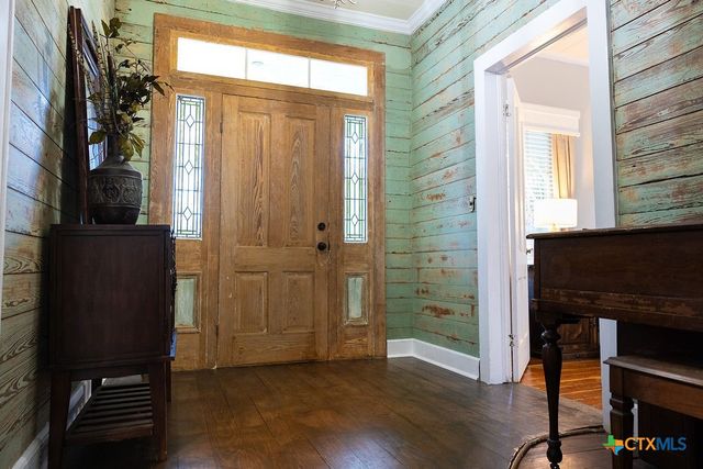 509 Hanover Street, Edna, TX 77957