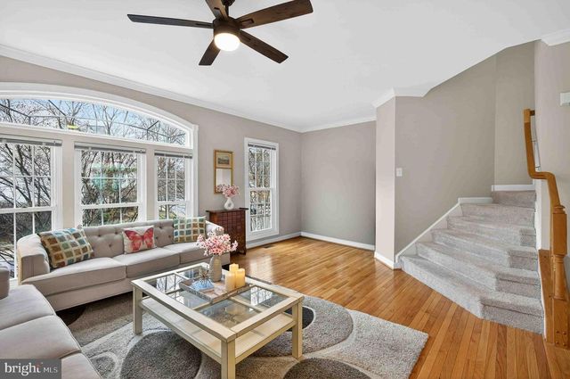 904 HARRISON CIR, Alexandria, VA 22304