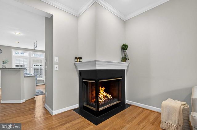 904 HARRISON CIR, Alexandria, VA 22304