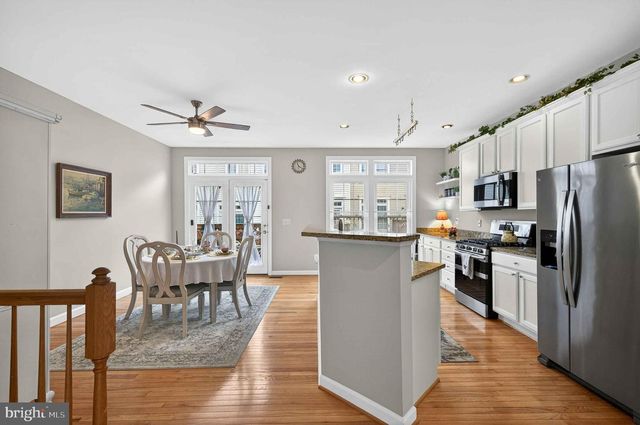 904 HARRISON CIR, Alexandria, VA 22304