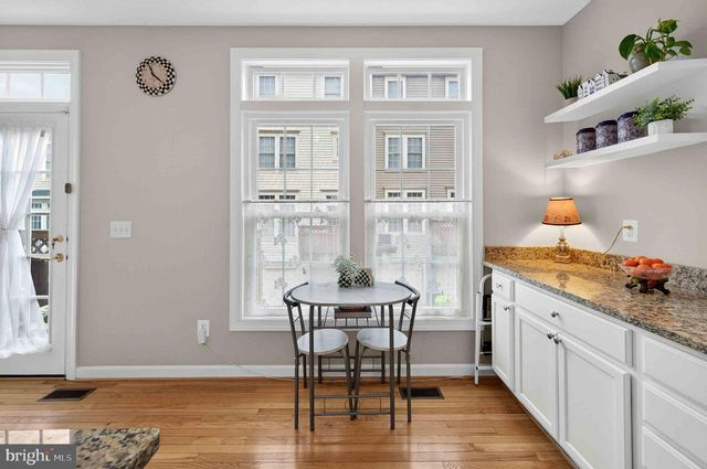 904 HARRISON CIR, Alexandria, VA 22304