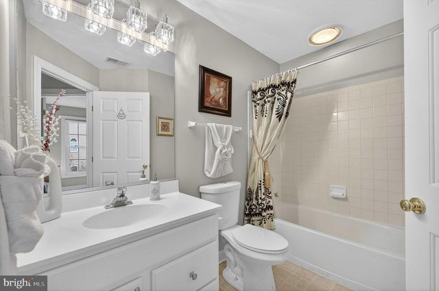 904 HARRISON CIR, Alexandria, VA 22304