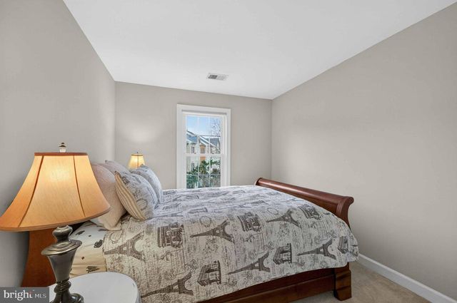 904 HARRISON CIR, Alexandria, VA 22304