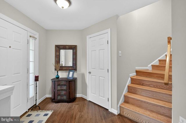 904 HARRISON CIR, Alexandria, VA 22304