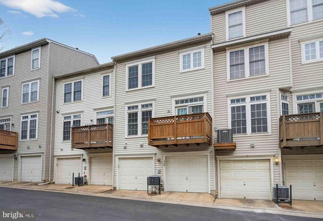 904 HARRISON CIR, Alexandria, VA 22304