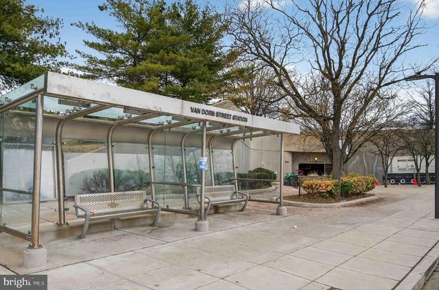 904 HARRISON CIR, Alexandria, VA 22304