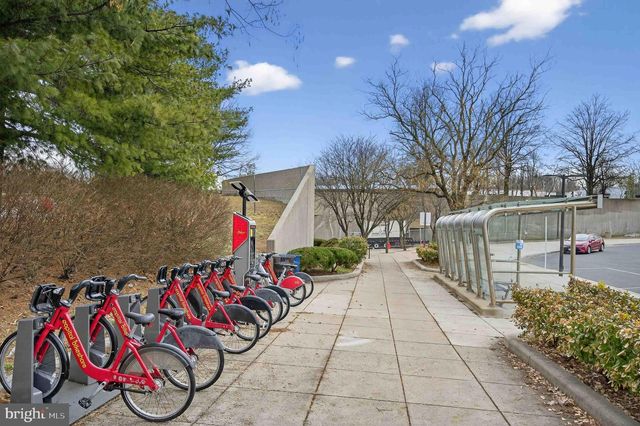 904 HARRISON CIR, Alexandria, VA 22304