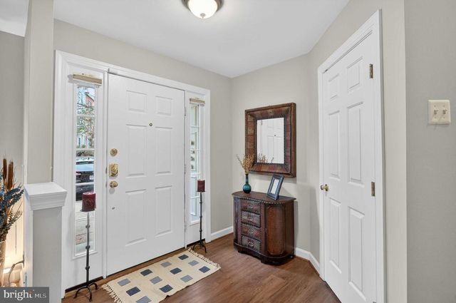 904 HARRISON CIR, Alexandria, VA 22304