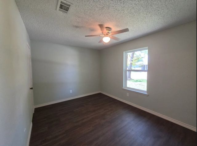 421 Allencrest Drive, White Settlement, TX 76108