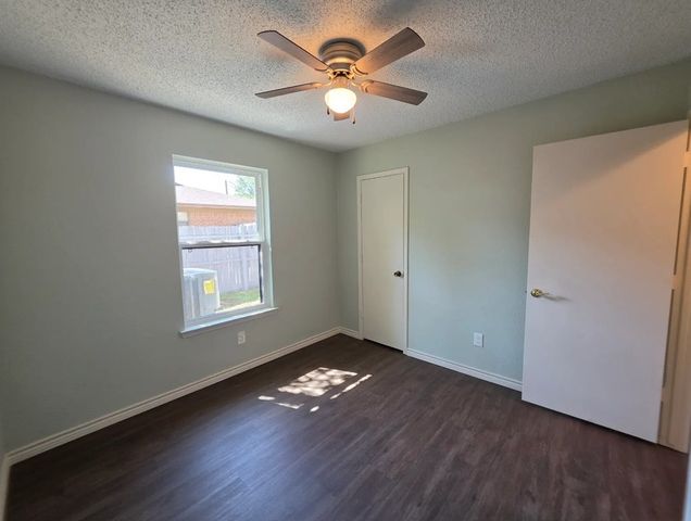 421 Allencrest Drive, White Settlement, TX 76108