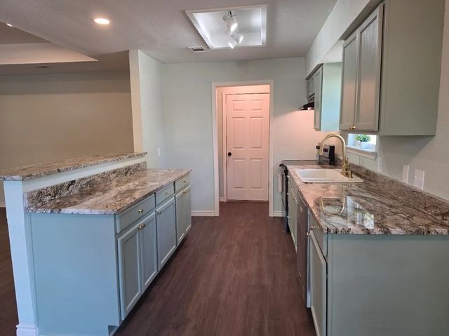 421 Allencrest Drive, White Settlement, TX 76108