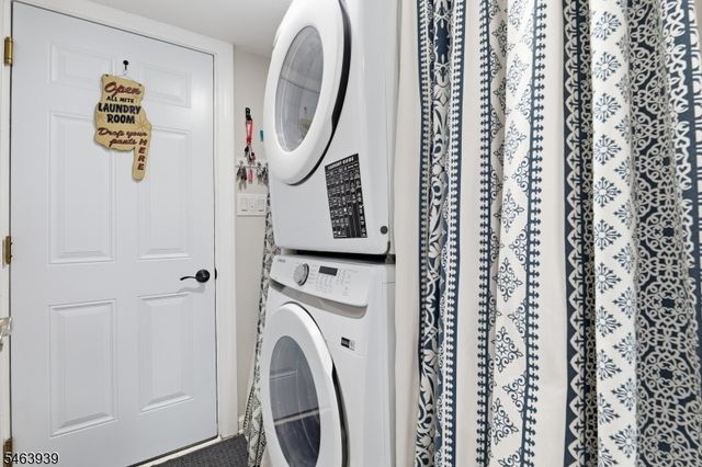 300 Gemini Dr 3C, Hillsborough Twp., NJ 08844