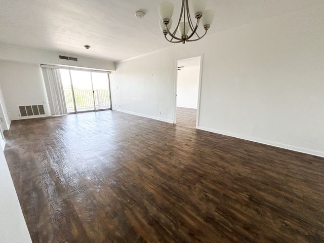 3415 West End Ave Apt 911, Nashville, TN 37203