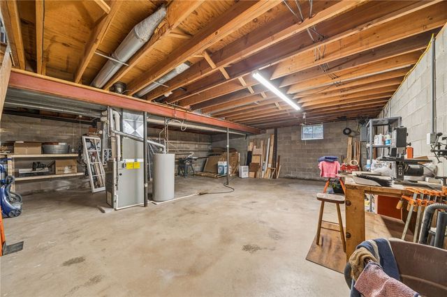 807 Cochran Drive, Hempfield Twp, PA 15601