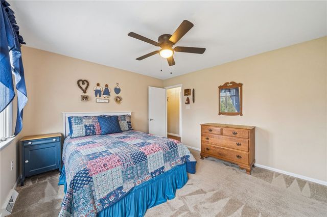 807 Cochran Drive, Hempfield Twp, PA 15601