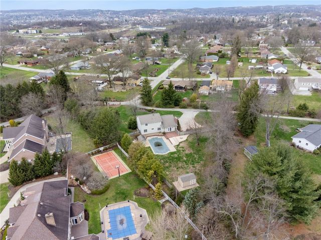 807 Cochran Drive, Hempfield Twp, PA 15601