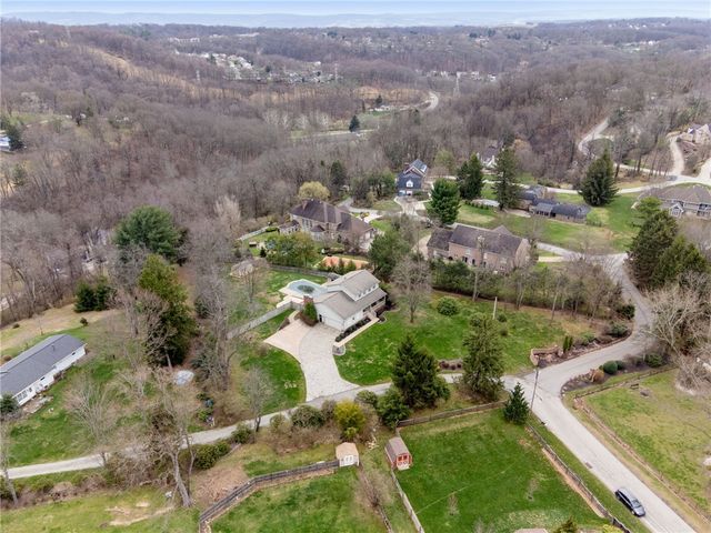 807 Cochran Drive, Hempfield Twp, PA 15601