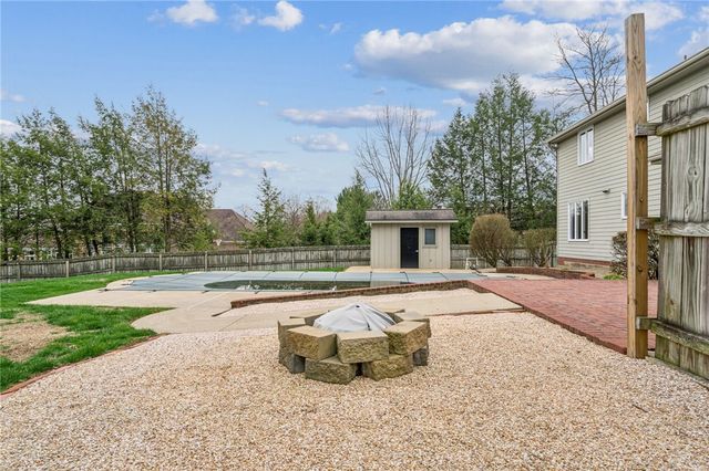 807 Cochran Drive, Hempfield Twp, PA 15601