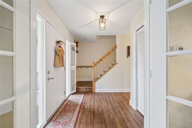 807 Cochran Drive, Hempfield Twp, PA 15601