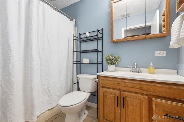 2013 Connecticut Drive, Xenia, OH 45385