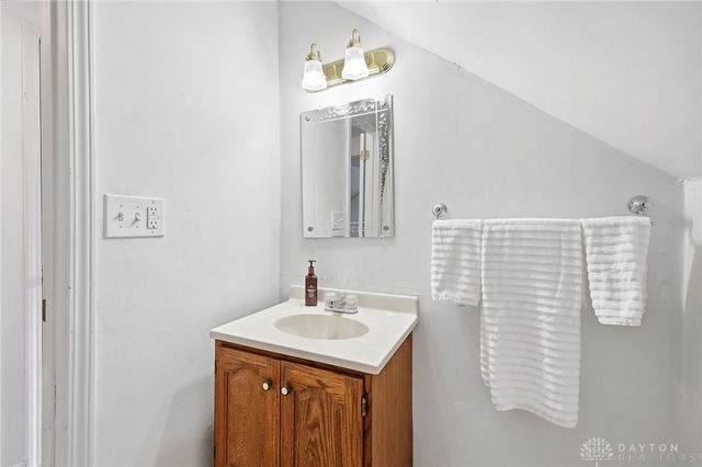 2013 Connecticut Drive, Xenia, OH 45385