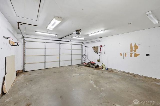 2013 Connecticut Drive, Xenia, OH 45385