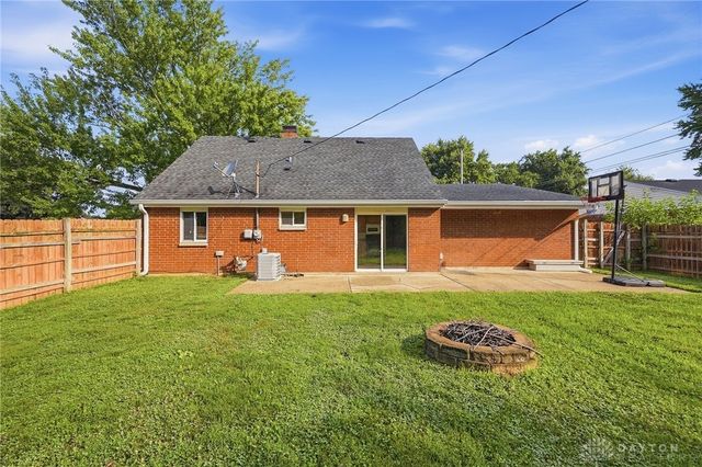2013 Connecticut Drive, Xenia, OH 45385