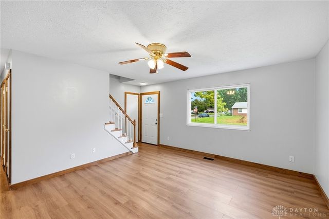 2013 Connecticut Drive, Xenia, OH 45385