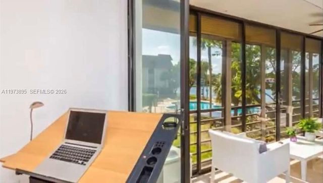 671 NE 195th St 227-E, Miami, FL 33179