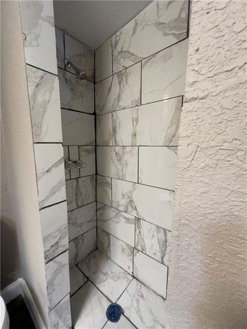 4200 E 58th Street, Kansas City, MO 64130