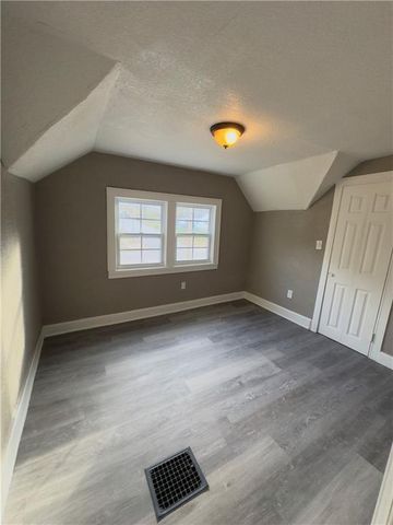 4200 E 58th Street, Kansas City, MO 64130