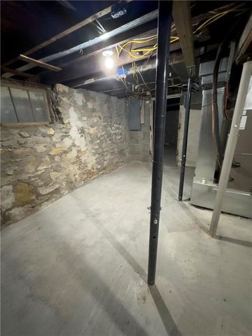 4200 E 58th Street, Kansas City, MO 64130