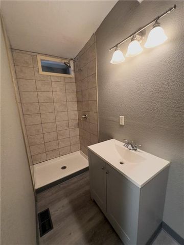 4200 E 58th Street, Kansas City, MO 64130