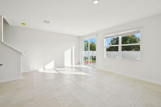 616 Salisbury Circle, Fort Pierce, FL 34982
