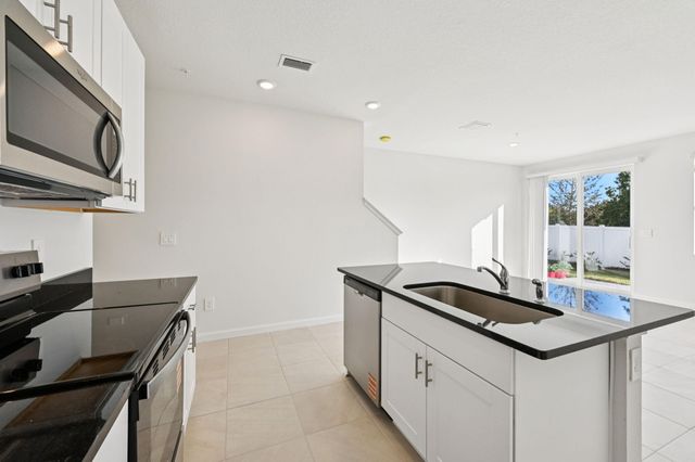 616 Salisbury Circle, Fort Pierce, FL 34982