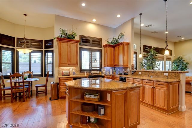 8465 Picket Ridge Court, Las Vegas, NV 89143