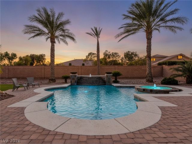 8465 Picket Ridge Court, Las Vegas, NV 89143