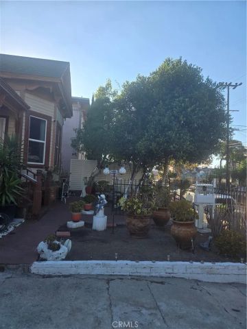 1460 W 23rd, Los Angeles, CA 90007