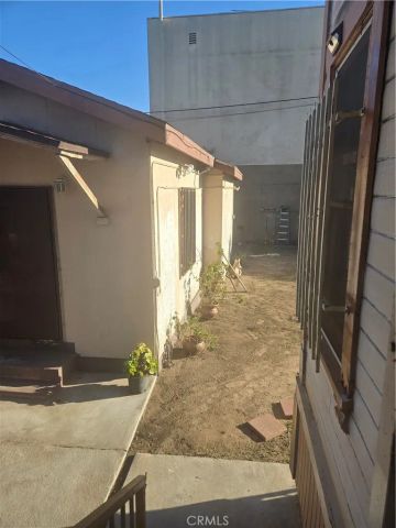 1460 W 23rd, Los Angeles, CA 90007