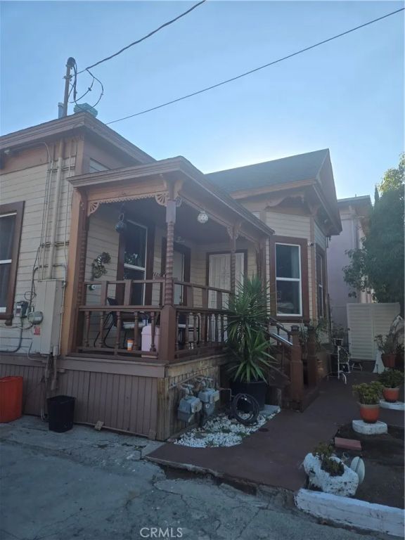 1460 W 23rd, Los Angeles, CA 90007